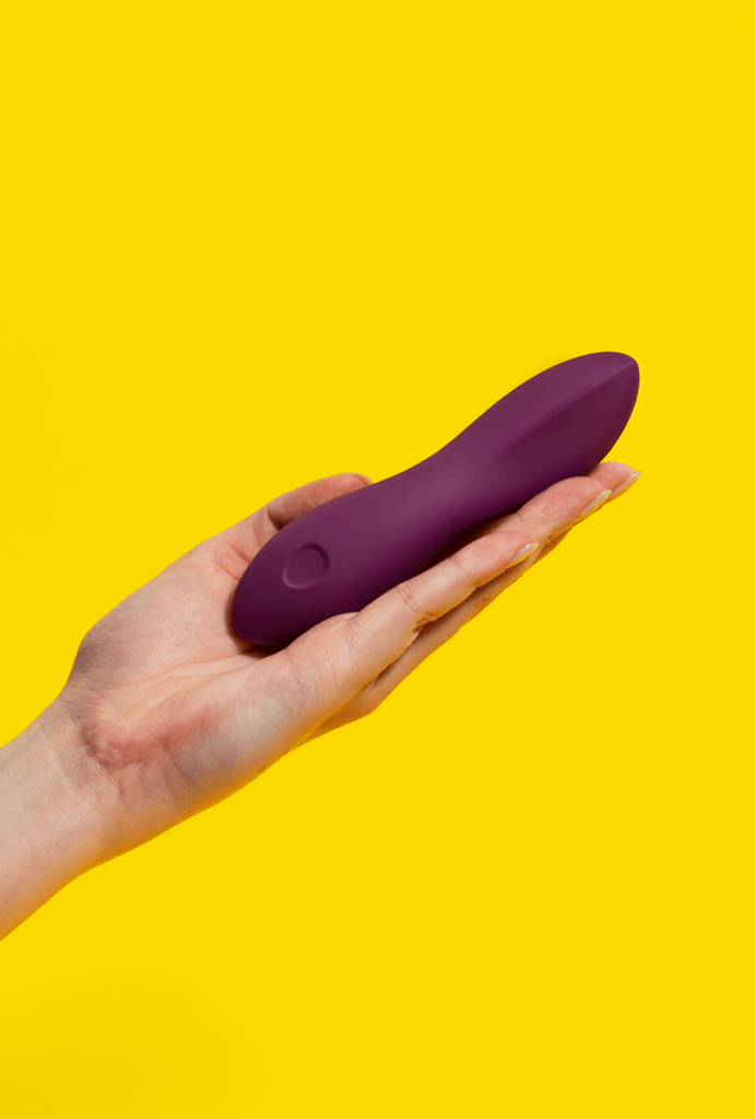 Vibrador DIP marca DAME foto nas mãos, pantynova | Sex Shop Produtos Eróticos Online
